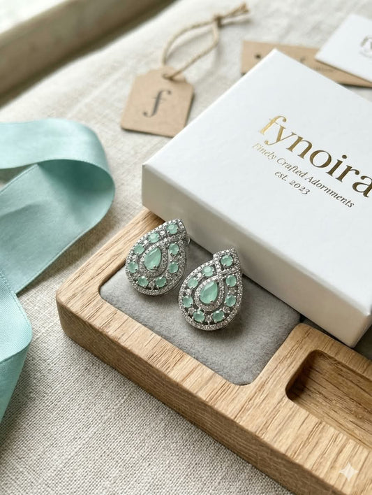 Teardrop cluster studs