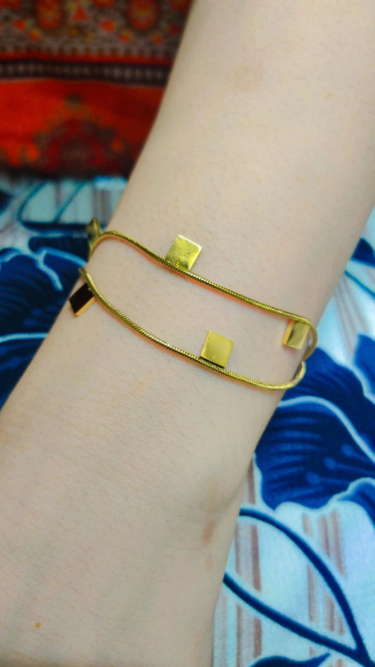 Square gold plated bracelet
