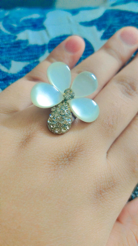 Flower ring