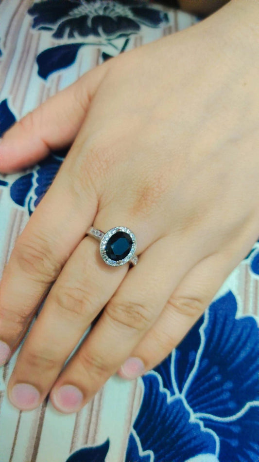 Oval stone ring